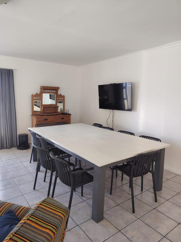 To Let 4 Bedroom Property for Rent in Onrus Western Cape